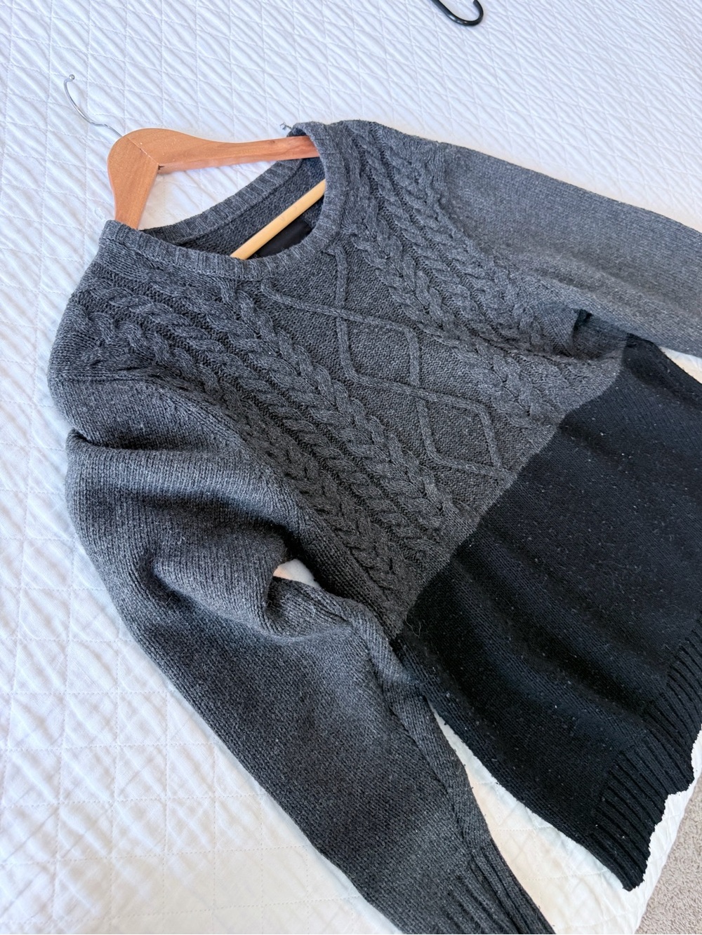 Classic Two-Tone Cable Knit Sweater - 30% lambs wool